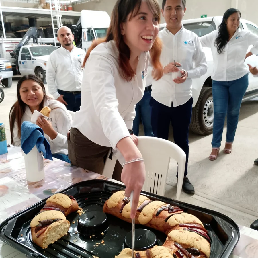 Compartiendo alrededor de la mesa
